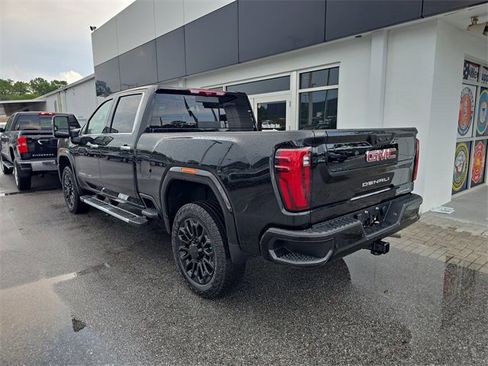 New 2025 GMC Sierra 2500 Denali w/ Denali Reserve Package image 4