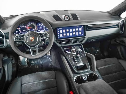 Certified 2023 Porsche Cayenne GTS AWD/4WD image 19