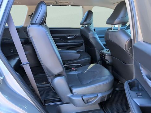 Used 2024 Toyota Grand Highlander Limited image 36