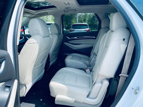 Used 2019 Buick Enclave Essence AWD/4WD image 21