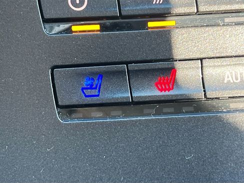 Used 2019 Lincoln Nautilus Reserve image 23