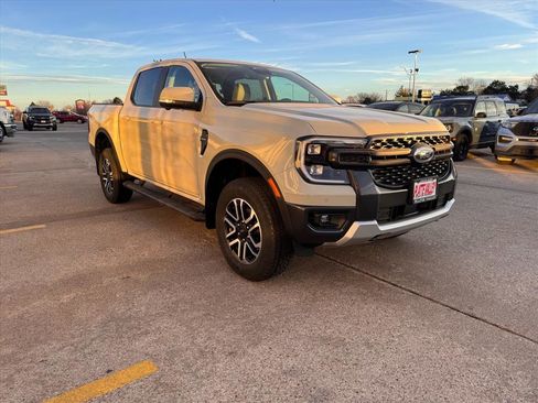 New 2025 Ford Ranger Lariat w/ FX4 Off-Road Package image 9