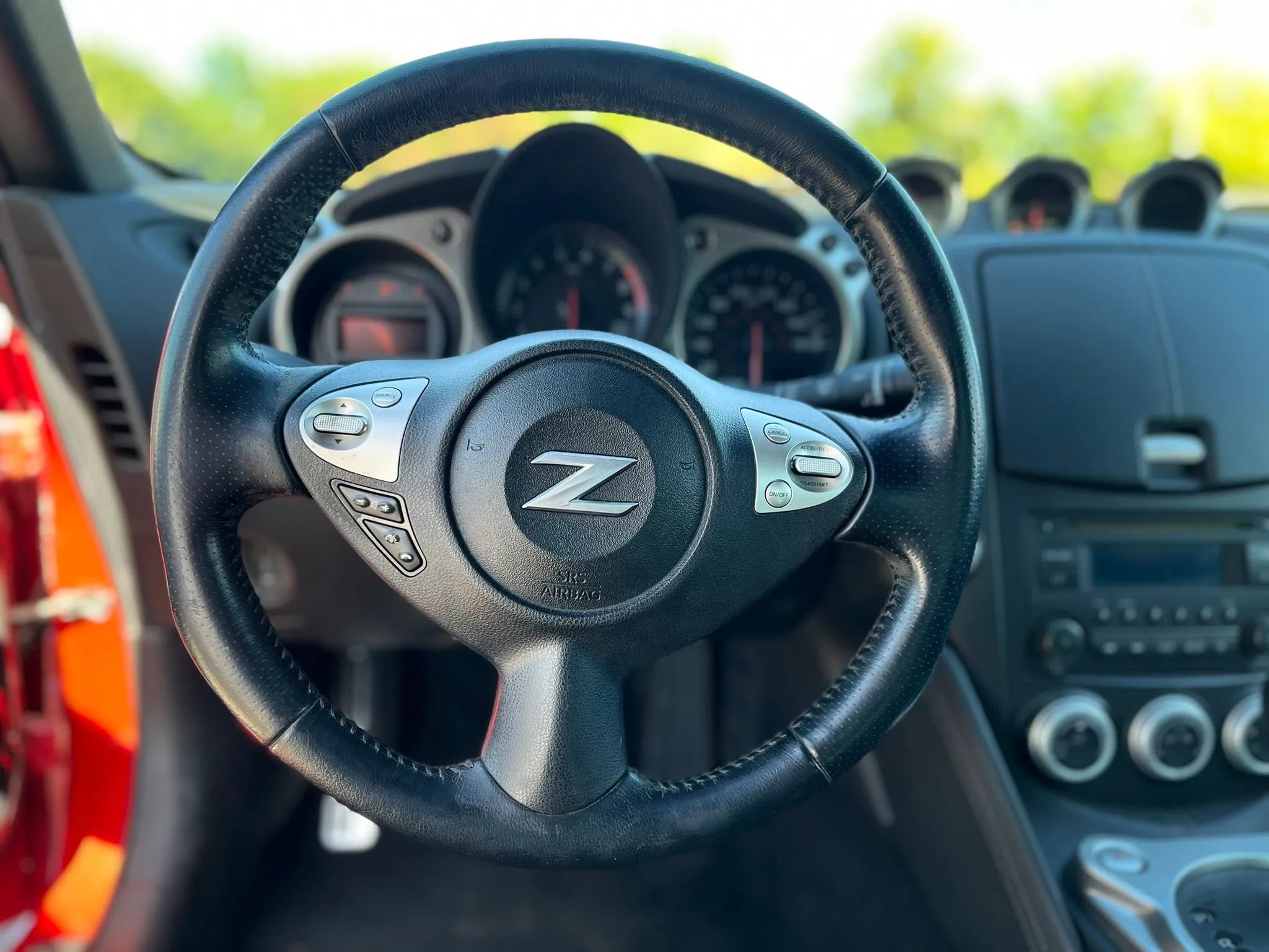 Used 2015 Nissan 370Z Coupe RWD image 13