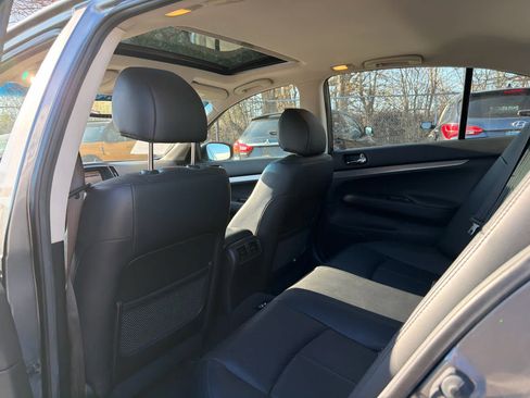 Used 2013 INFINITI G37 x w/ Premium Pkg AWD/4WD image 6