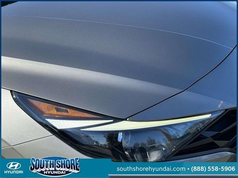 Certified 2021 Hyundai Elantra SE image 10