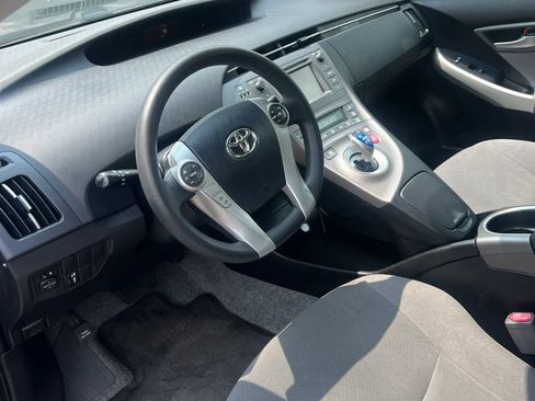 Used 2014 Toyota Prius Two FWD image 10