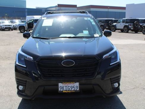 Used 2024 Subaru Forester Premium AWD/4WD image 2