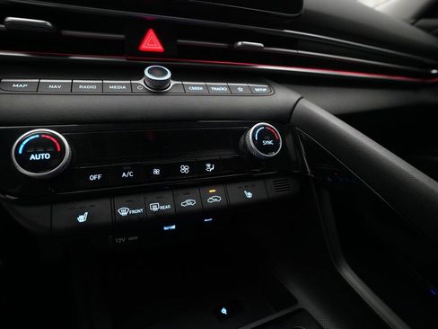 Used 2025 Hyundai Elantra Limited FWD image 20
