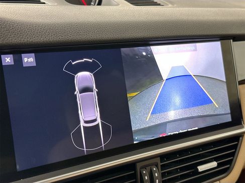 Used 2020 Porsche Cayenne image 23