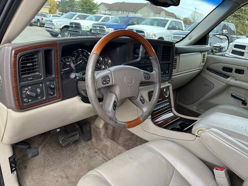 Used 2003 Cadillac Escalade AWD image 23