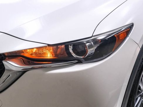 Used 2019 MAZDA CX-5 Touring image 11