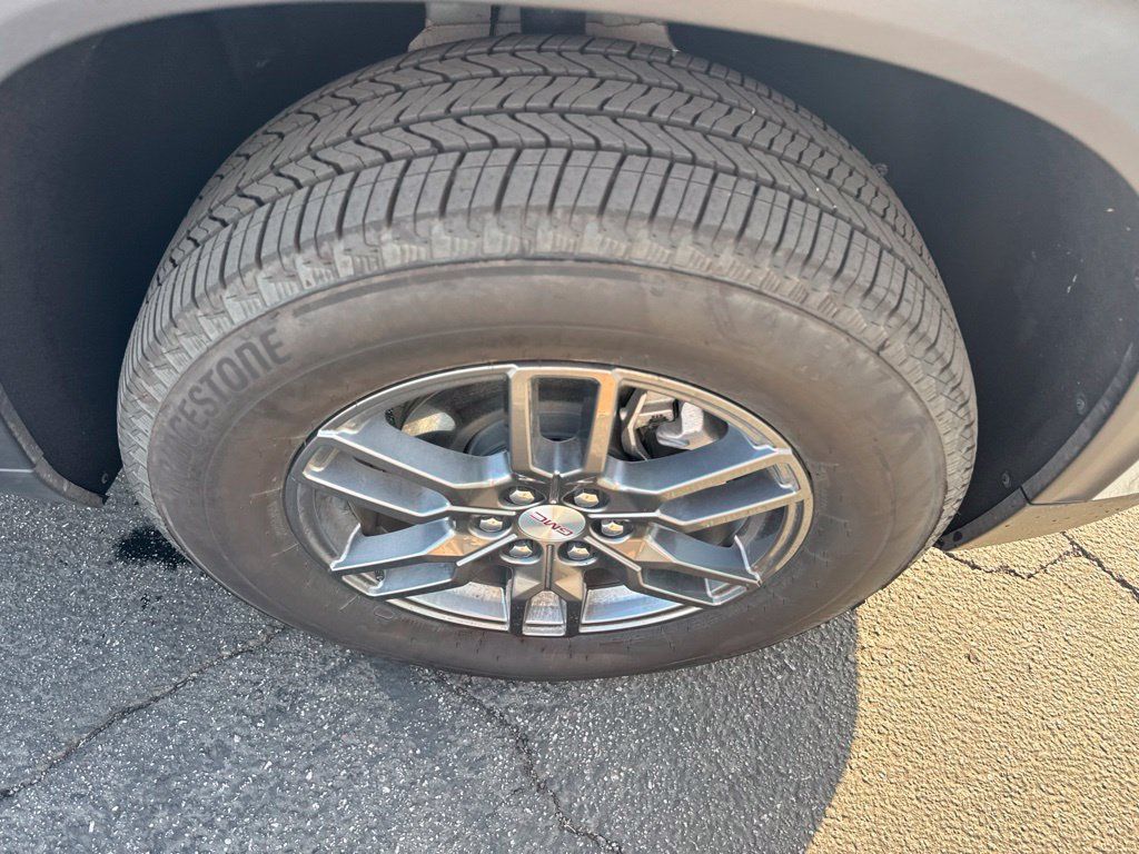 Used 2026 GMC Acadia Elevation FWD image 7