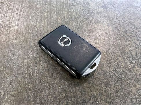 Used 2023 Volvo XC40 Recharge Ultimate w/ Protection Package Premier AWD/4WD image 11