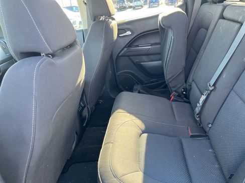 Used 2017 Chevrolet Colorado LT w/ LT Convenience Package image 9