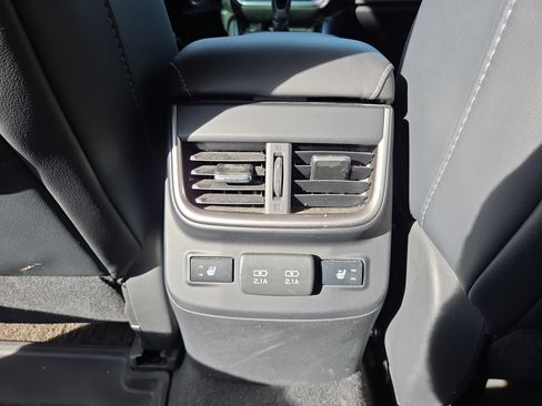 Used 2020 Subaru Outback Limited image 12