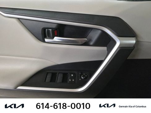 Used 2020 Toyota RAV4 XLE w/ XLE Grade Weather Package AWD/4WD image 25