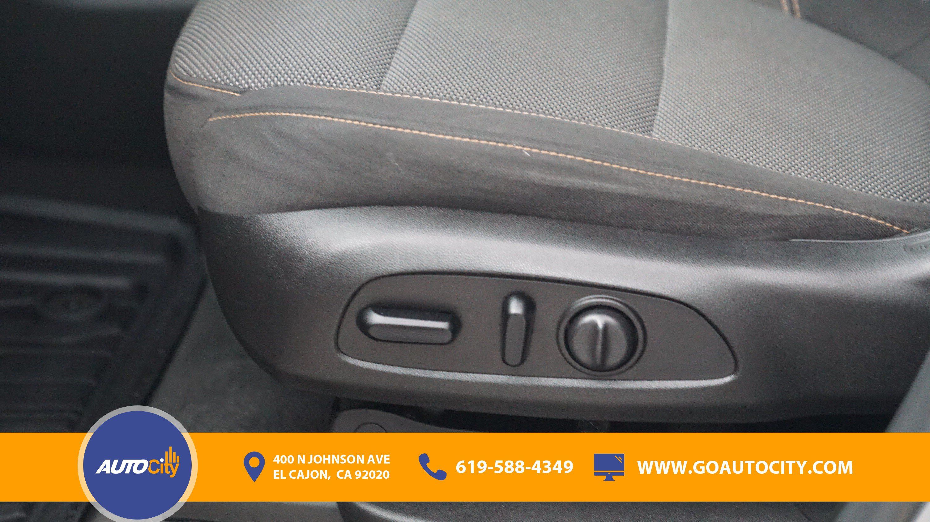 Used 2019 Chevrolet Traverse LT FWD image 18
