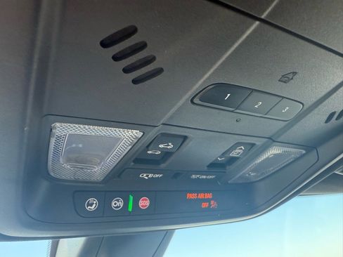 Used 2020 Chevrolet Blazer Premier w/ Driver Confidence II Package image 27