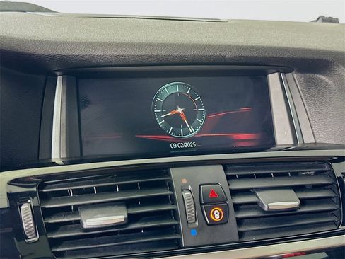 Used 2018 BMW X4 M40i image 21