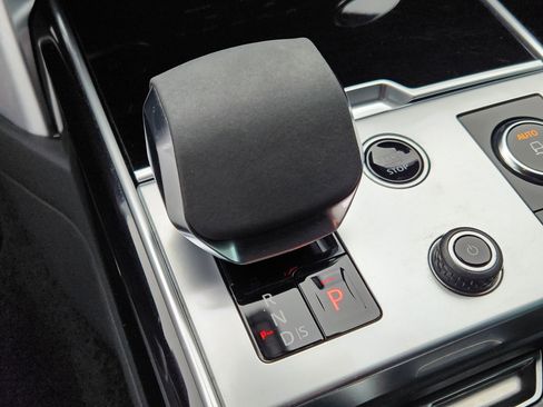 Certified 2023 Land Rover Range Rover SE image 23