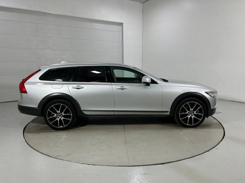 Used 2020 Volvo V90 T6 Cross Country AWD/4WD image 37