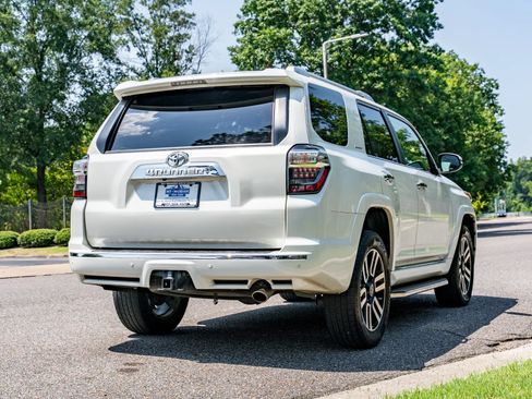 Used 2015 Toyota 4Runner Limited AWD/4WD image 6
