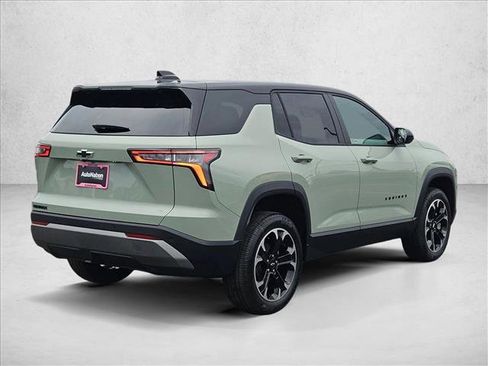 New 2026 Chevrolet Equinox LT image 2