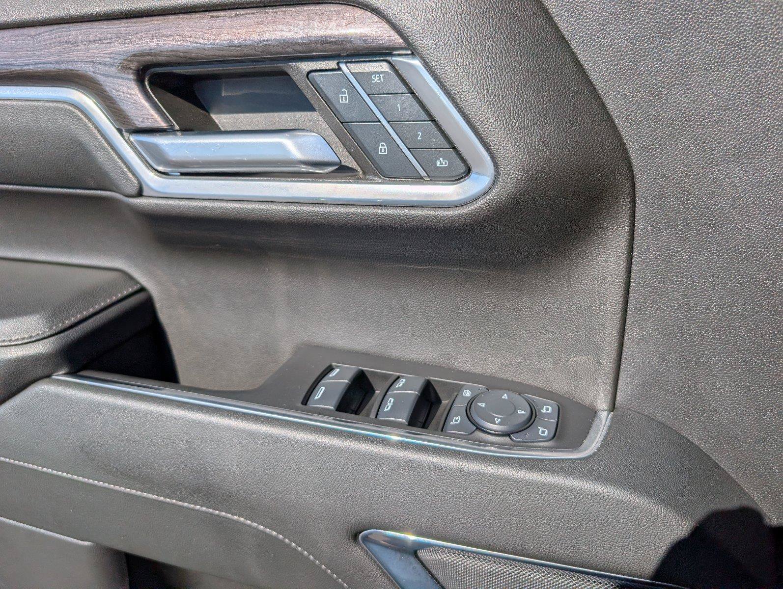 Used 2024 Chevrolet Silverado 1500 LTZ AWD/4WD image 17