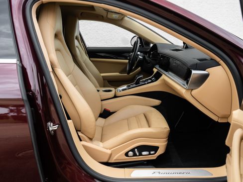 Used 2018 Porsche Panamera 4 AWD/4WD image 15