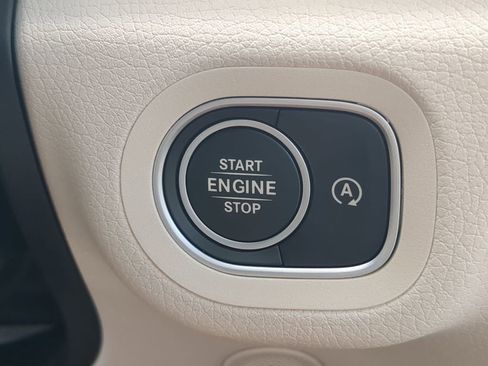 Used 2025 Mercedes-Benz GLE 350 4MATIC image 15