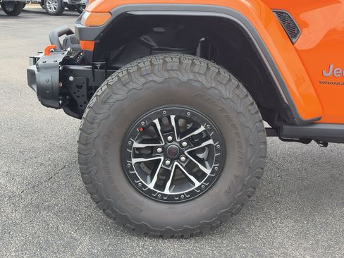 Used 2025 Jeep Wrangler Unlimited Rubicon AWD/4WD image 31