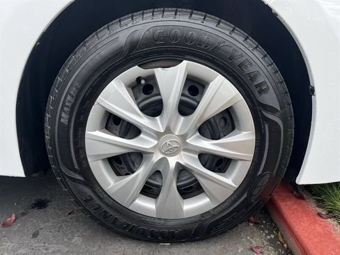 Used 2017 Toyota Corolla L w/ Carpet Mat Package (TMS) image 15