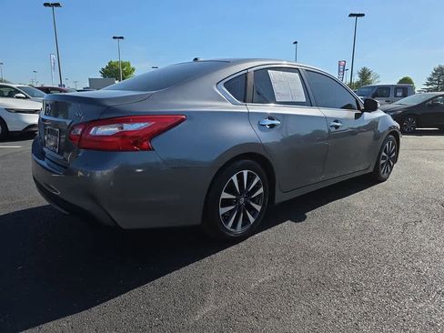 Used 2016 Nissan Altima 2.5 SV w/ Convenience Package FWD image 9