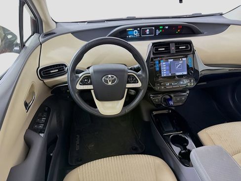 Used 2018 Toyota Prius Three w/ Advanced Technology Package image 25