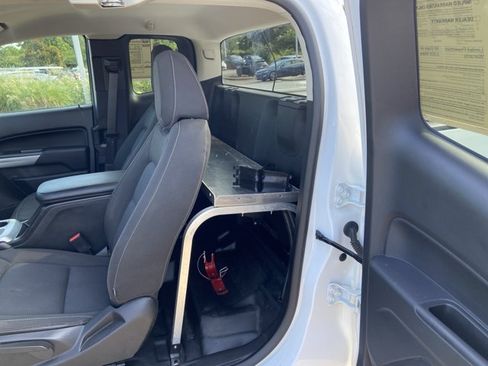 Used 2022 Chevrolet Colorado LT w/ Fleet Safety Package RWD image 16