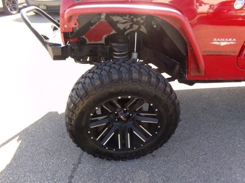 Used 2014 Jeep Wrangler Unlimited Sahara w/ Connectivity Group AWD/4WD image 32