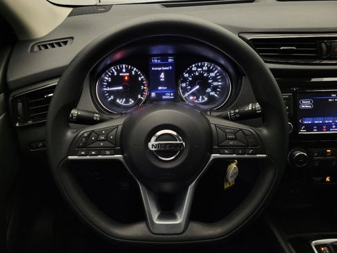 Used 2021 Nissan Rogue Sport S image 22