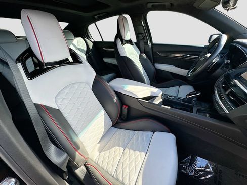 Used 2024 Cadillac CT5 V Blackwing w/ Carbon Fiber Package 2 RWD image 29