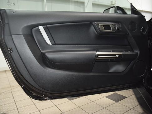 Used 2021 Ford Mustang Shelby GT500 w/ Technology Package RWD image 44