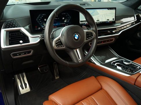 Used 2024 BMW X7 M60i image 2
