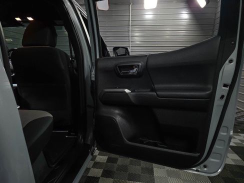 Used 2021 Toyota Tacoma TRD Sport w/ Technology Package AWD/4WD image 36