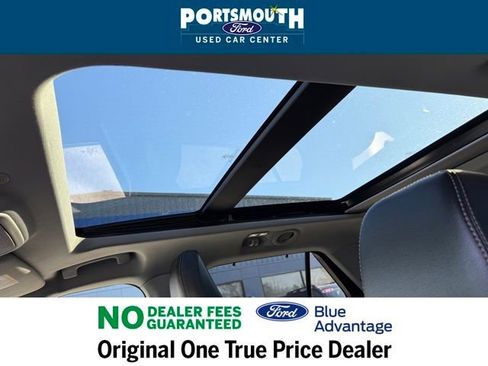 Used 2022 Ford Explorer Limited w/ Equipment Group 301A image 10