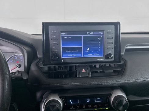 Used 2020 Toyota RAV4 LE FWD image 19