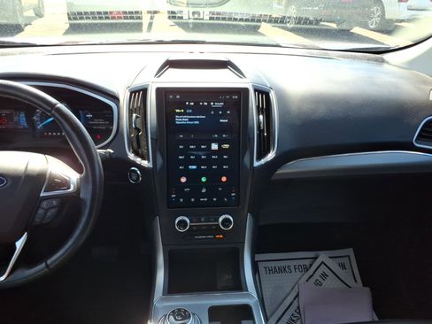 Used 2021 Ford Edge SEL w/ Convenience Package image 13