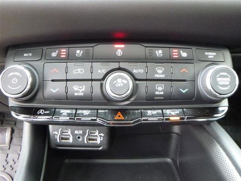 Used 2024 Dodge Durango GT image 16