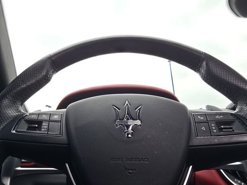 Used 2021 Maserati Ghibli Trofeo image 28