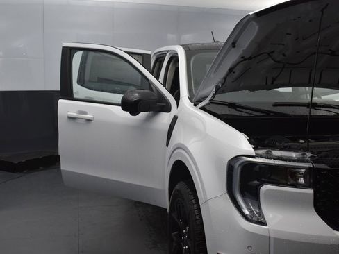 New 2025 Ford Maverick Lariat w/ Black Appearance Package image 25