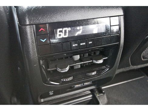 Used 2025 Jeep Grand Cherokee L Altitude RWD image 16