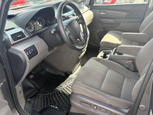 Used 2017 Honda Odyssey SE image 11