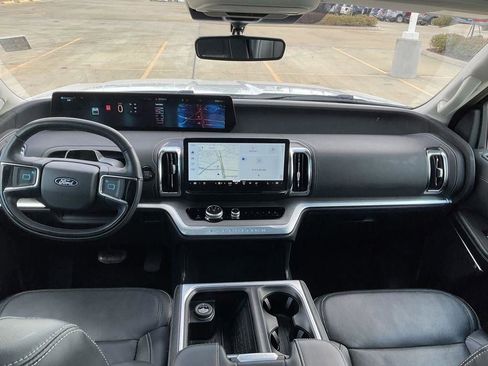 Used 2025 Ford Expedition Max Platinum image 28